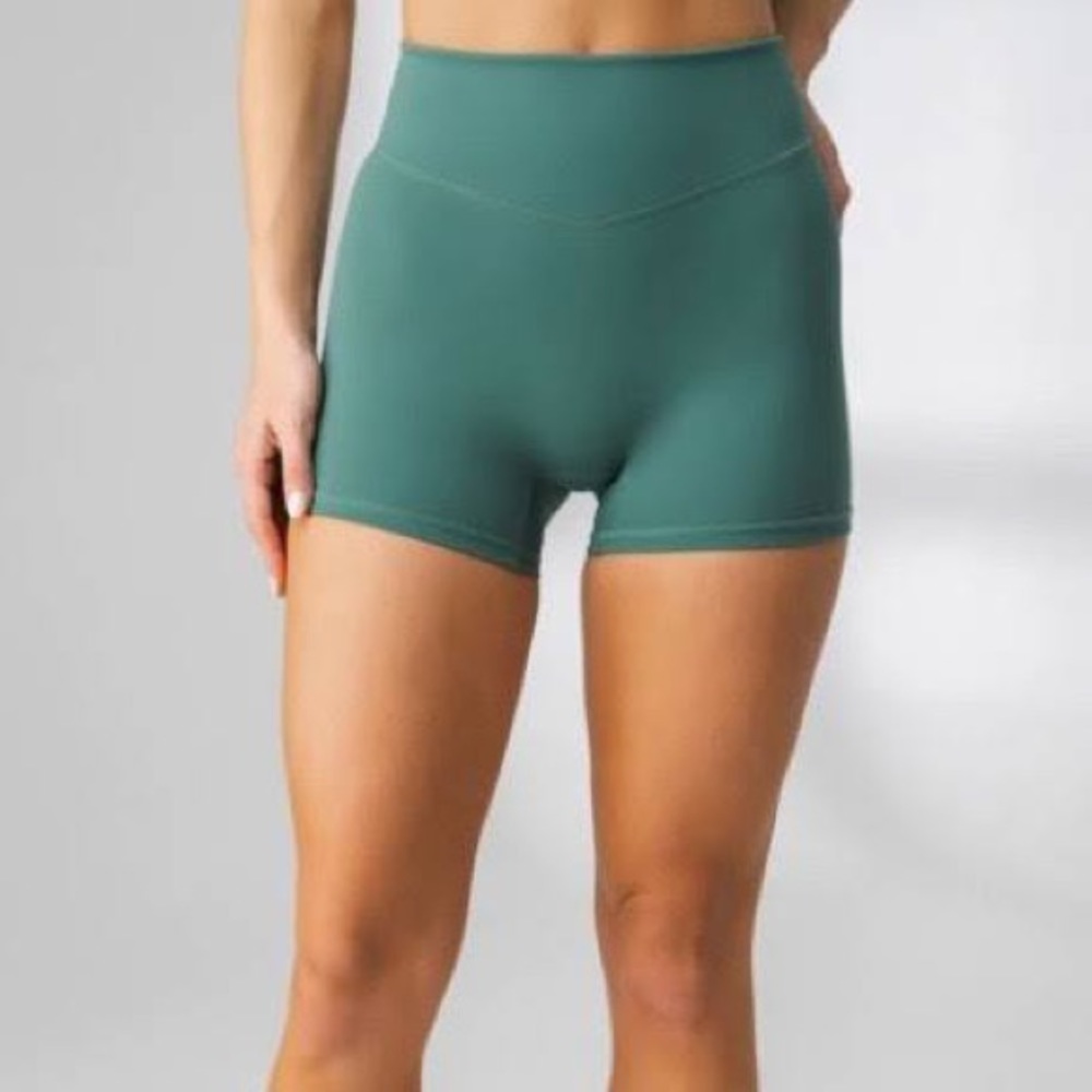 Balance Athletica Vitality Cloud Short Serpentine Size Small